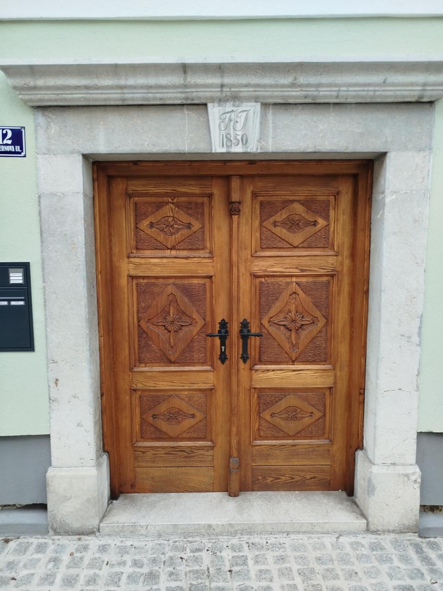 Apartma Mamut 1850 Kamnik Exterior photo